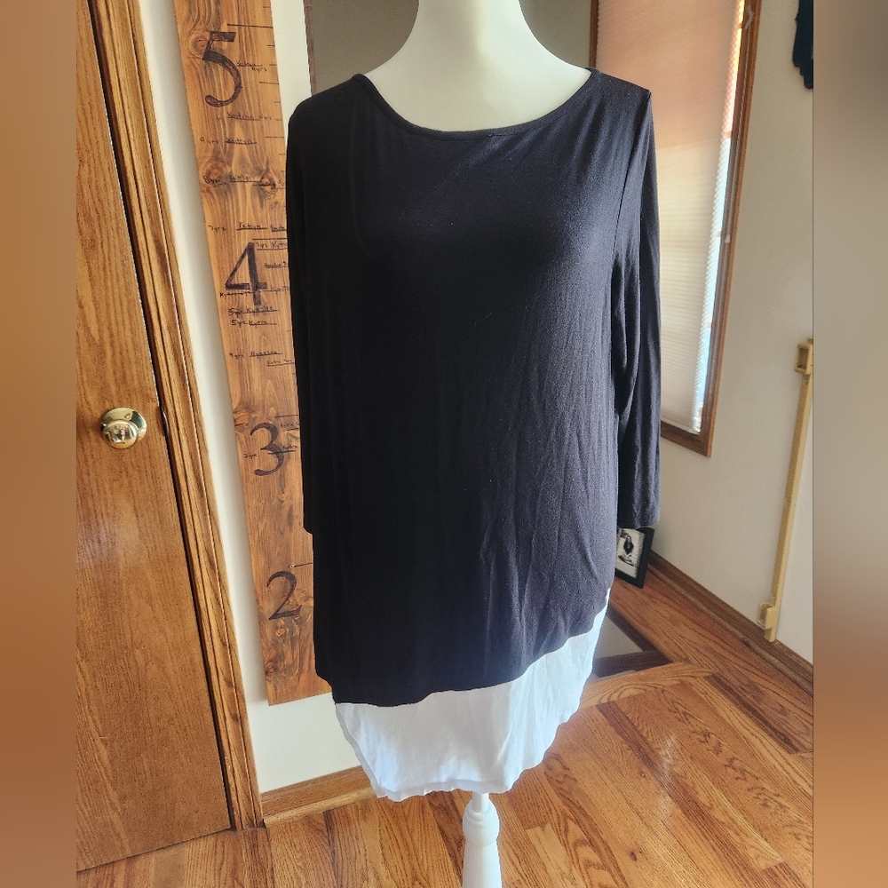 Signature Collection Elegant Black and White Women's Top